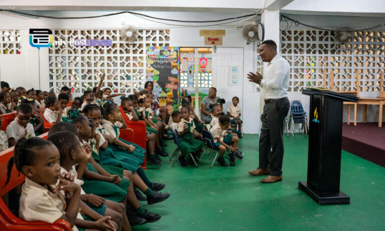 Jeremiah Norbert Encourages L’Abayee Students to Believe in Their Dreams